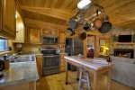 Bear Butte - Fully Equipped Kitchen 